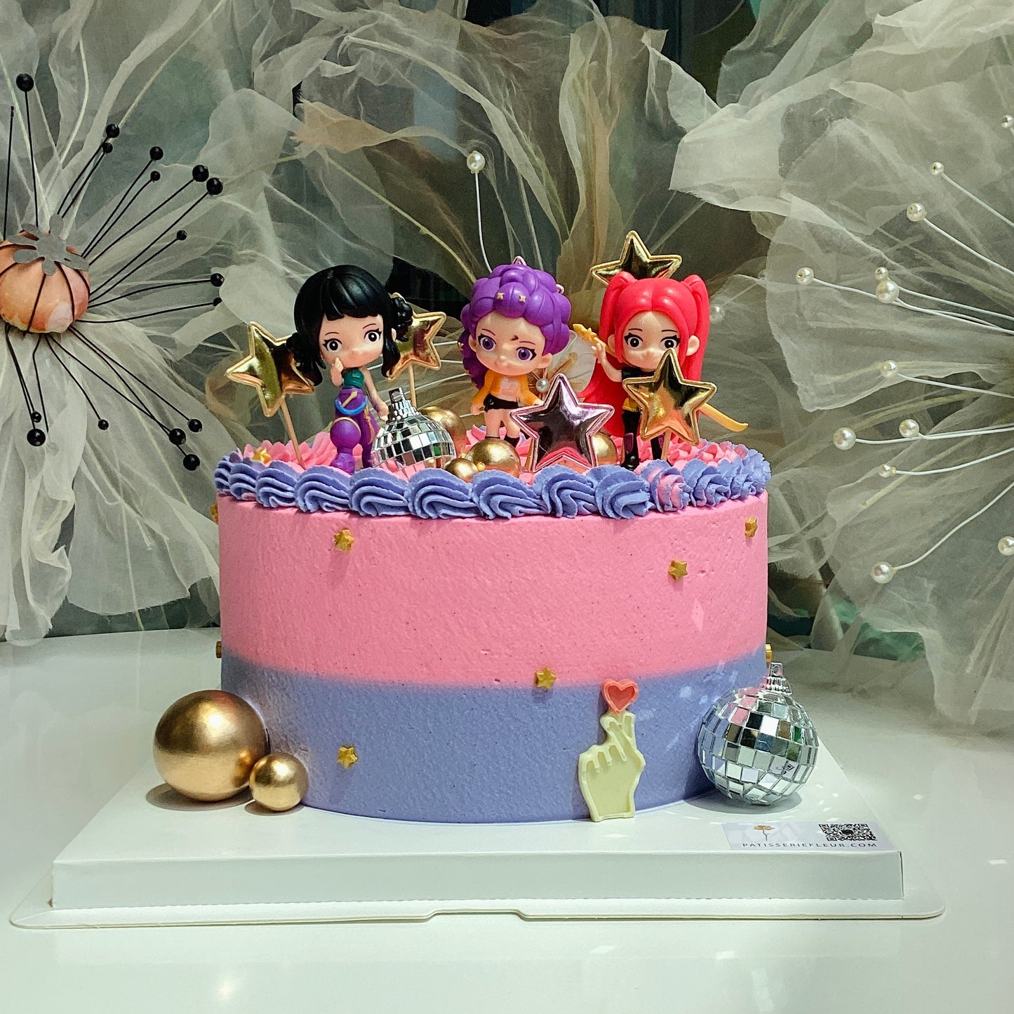 Huntrix Cake