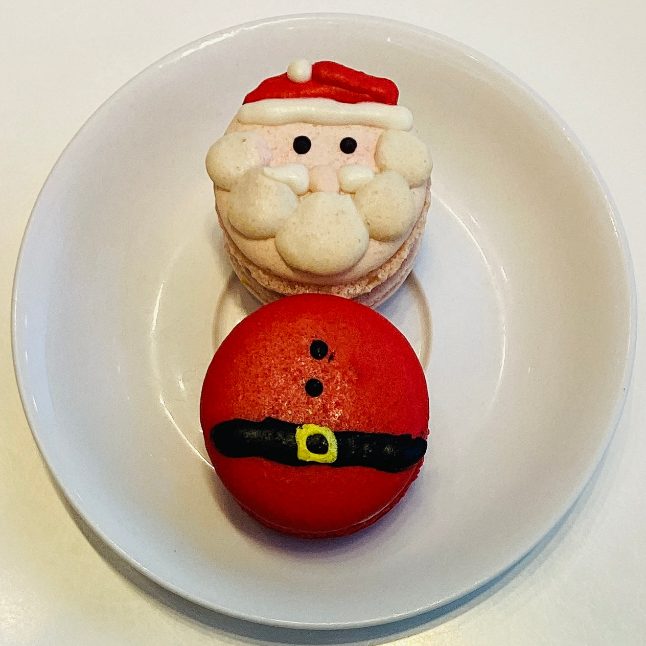 Paired Holiday Macarons