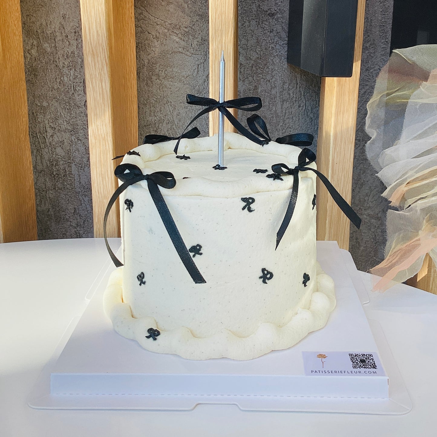 Simple Black Ribbon Cake