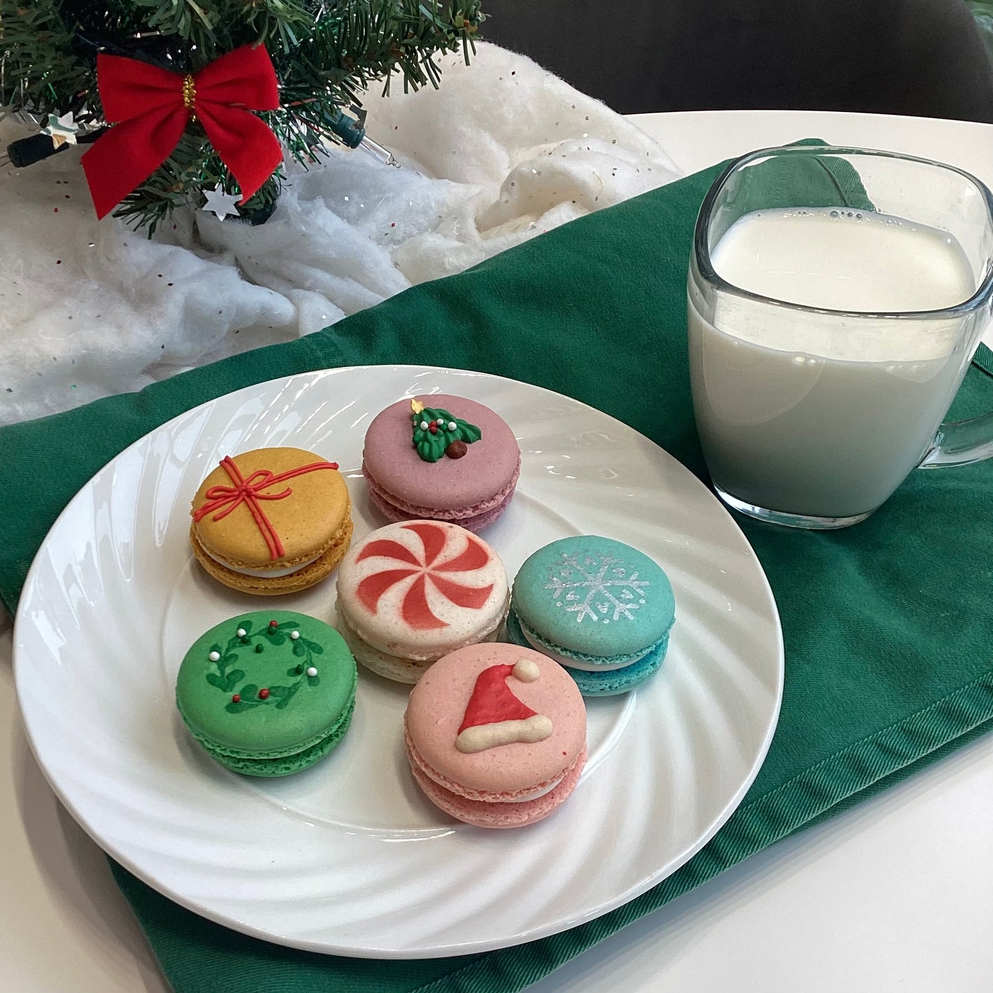 Holiday Macaron Set