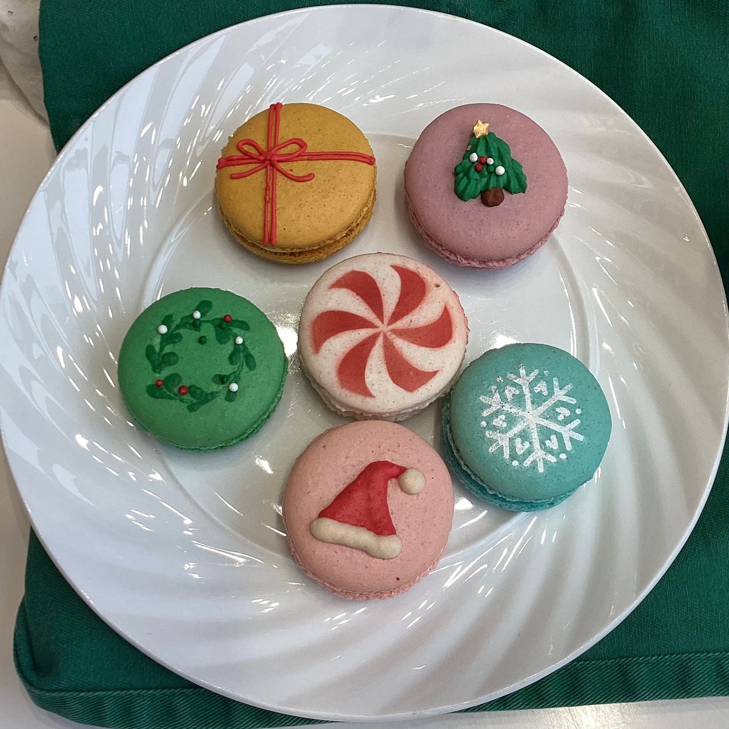 Holiday Macaron Set