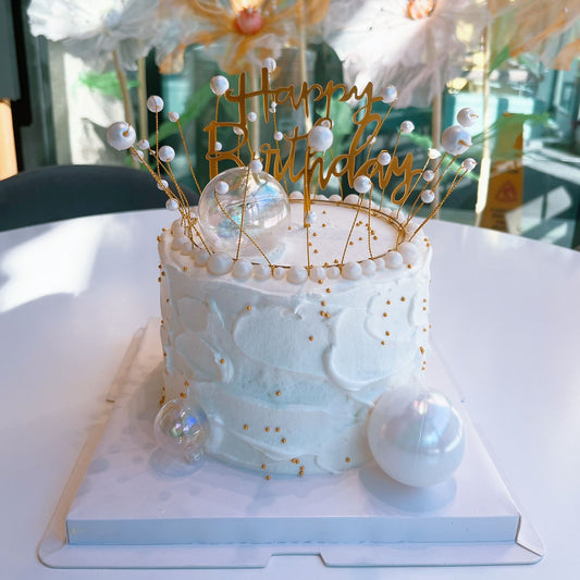 White Pearl Crown Cake